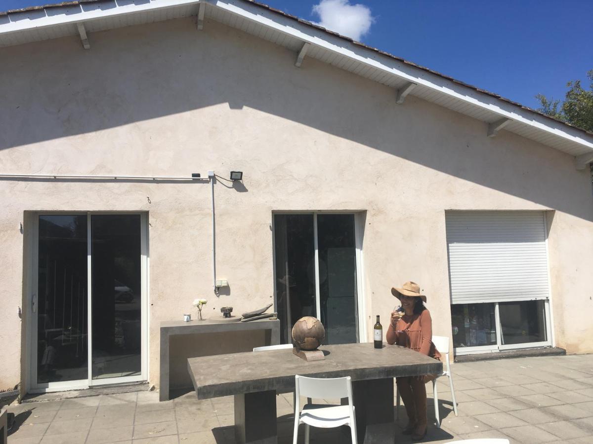 Bureaux Appartements Lesparre Medoc Exterior foto